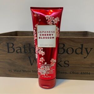 Bath & Body Works Japanese Cherry Blossom Body Cream